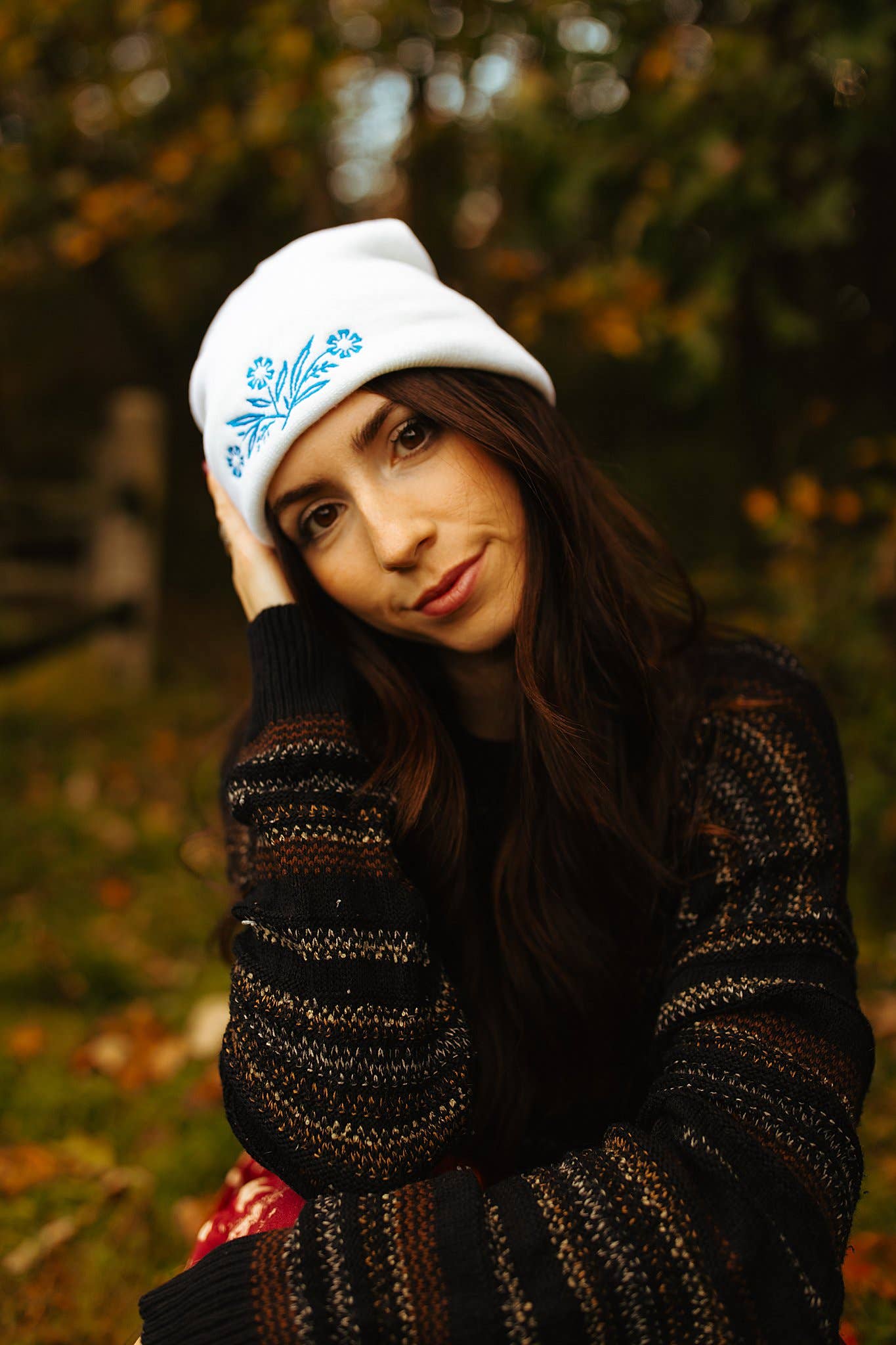 Chicka & Co - Wholesale Beanie - Women's - Retro Floral Beanie White2
