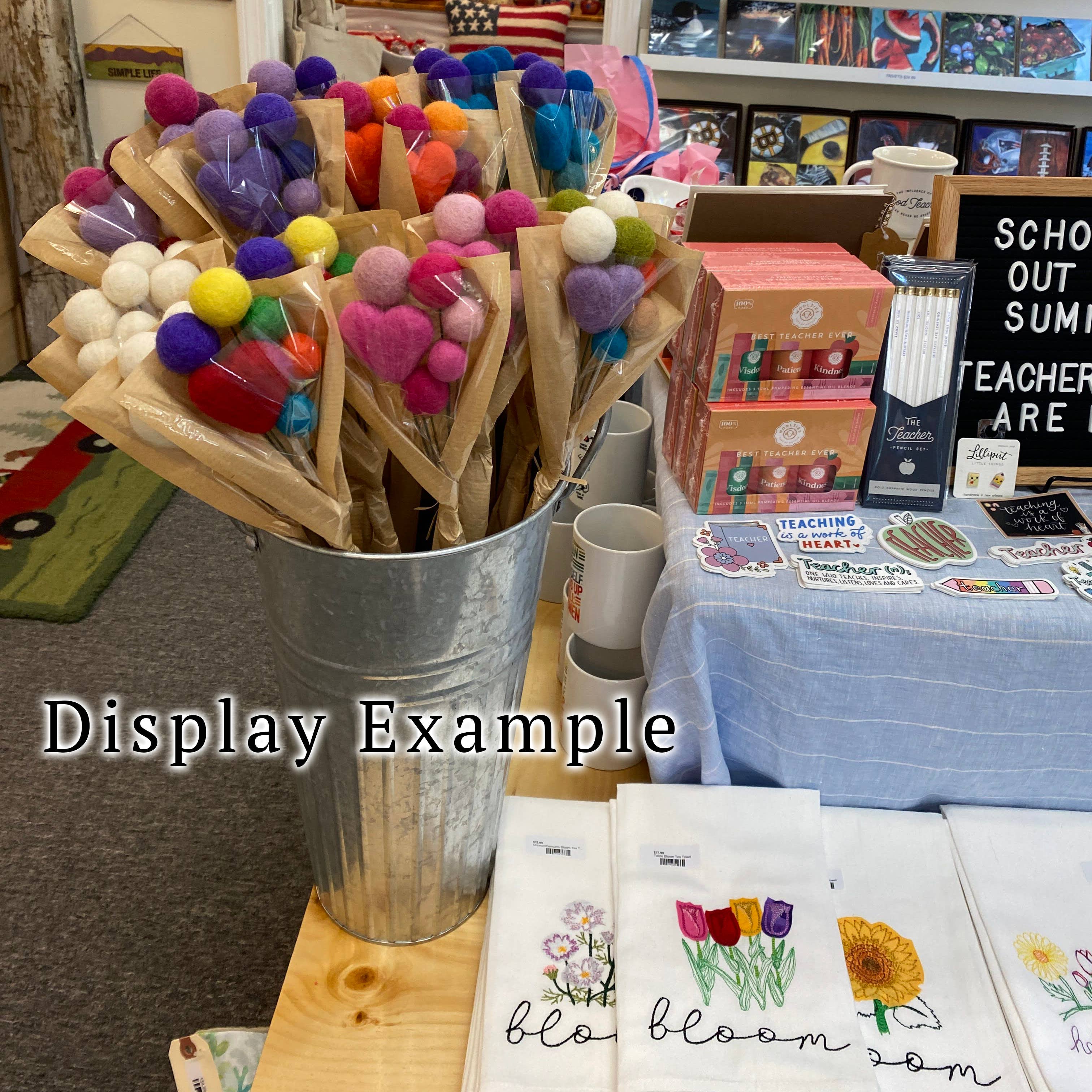 Oakwind Hollow – Engroshandel Kunstige blomster – Sæt med 8 filtuldblomsterkuglebuket Confetti Floral8