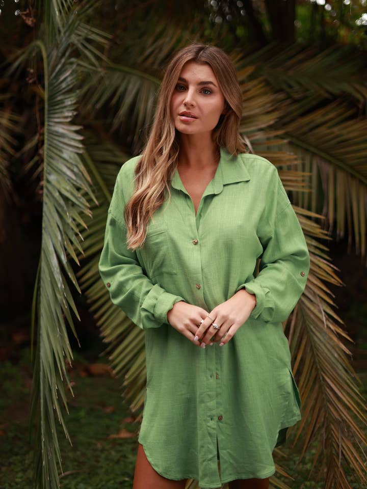 BALI GRØN LÆRRED LANG SKJORTEOVERTRÆK for engroshandel hos Salty Weekend