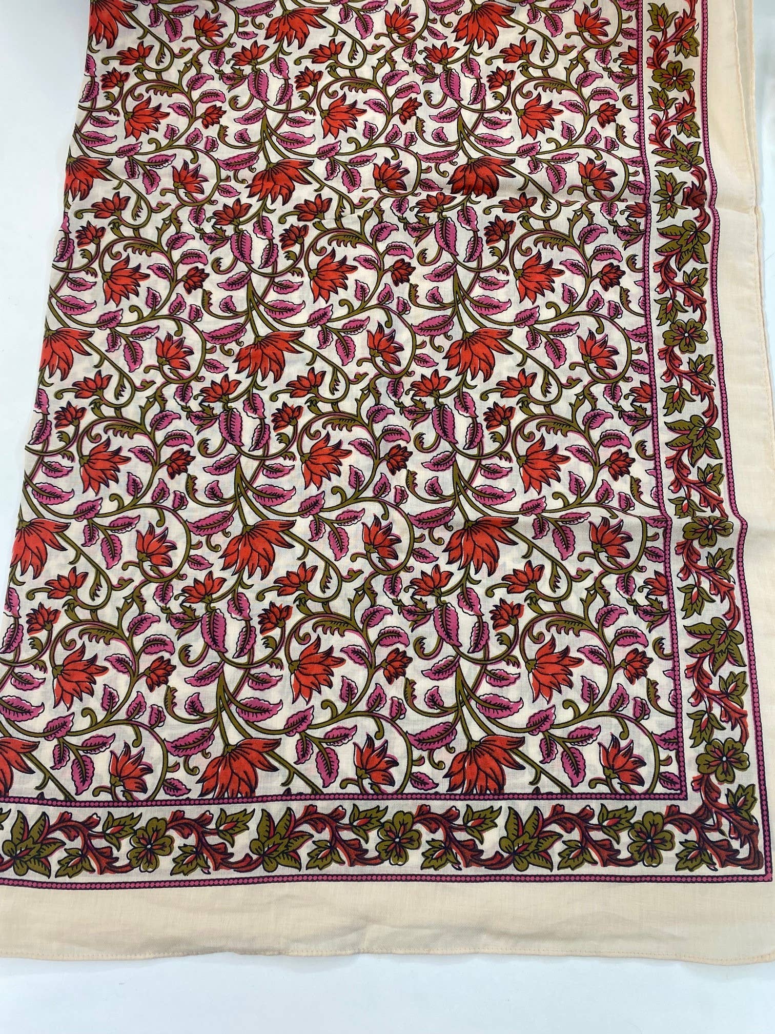 Maison Unik Accessoires – Engroshandel Tørklæde - Dame – Trykt tørklæde eller pareo i 100 % indisk bomuld til kvinder3