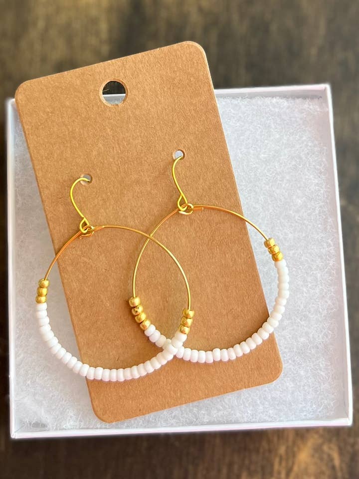 Seed Bead Örhängen för wholesale av Liza June