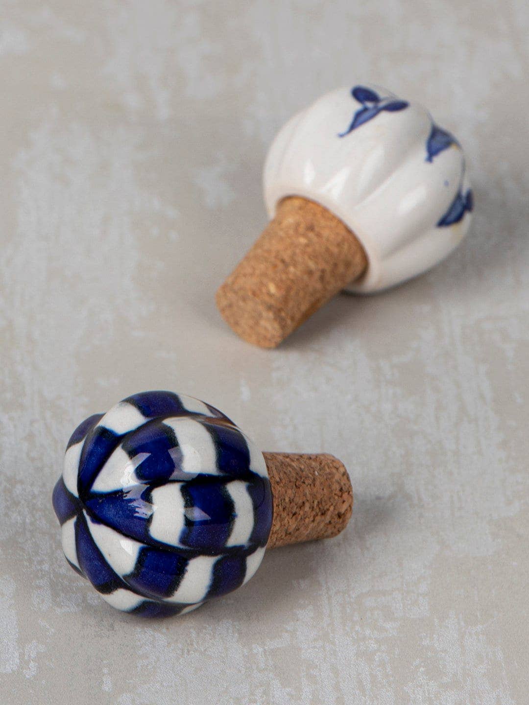 KNOBCO - Wholesale Wine Stopper - Assorted Blue and White Color Bottle Stopper(Set of 2)7