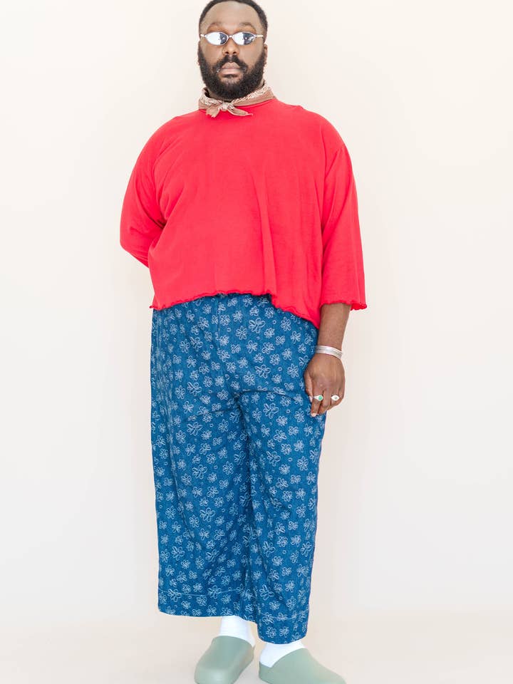 Nettle Studios - Wholesale Sweatshirt - Unisex - Size Inclusive Plus Size Gender Neutral Red Sweatshirt Tee11