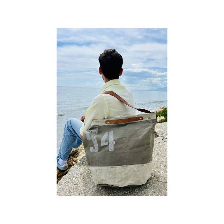 Casa Natura Design SL - Wholesale Beach Bag - Round Canvas Bag with Double Leather Handle and Zipper - CHLOE CL4