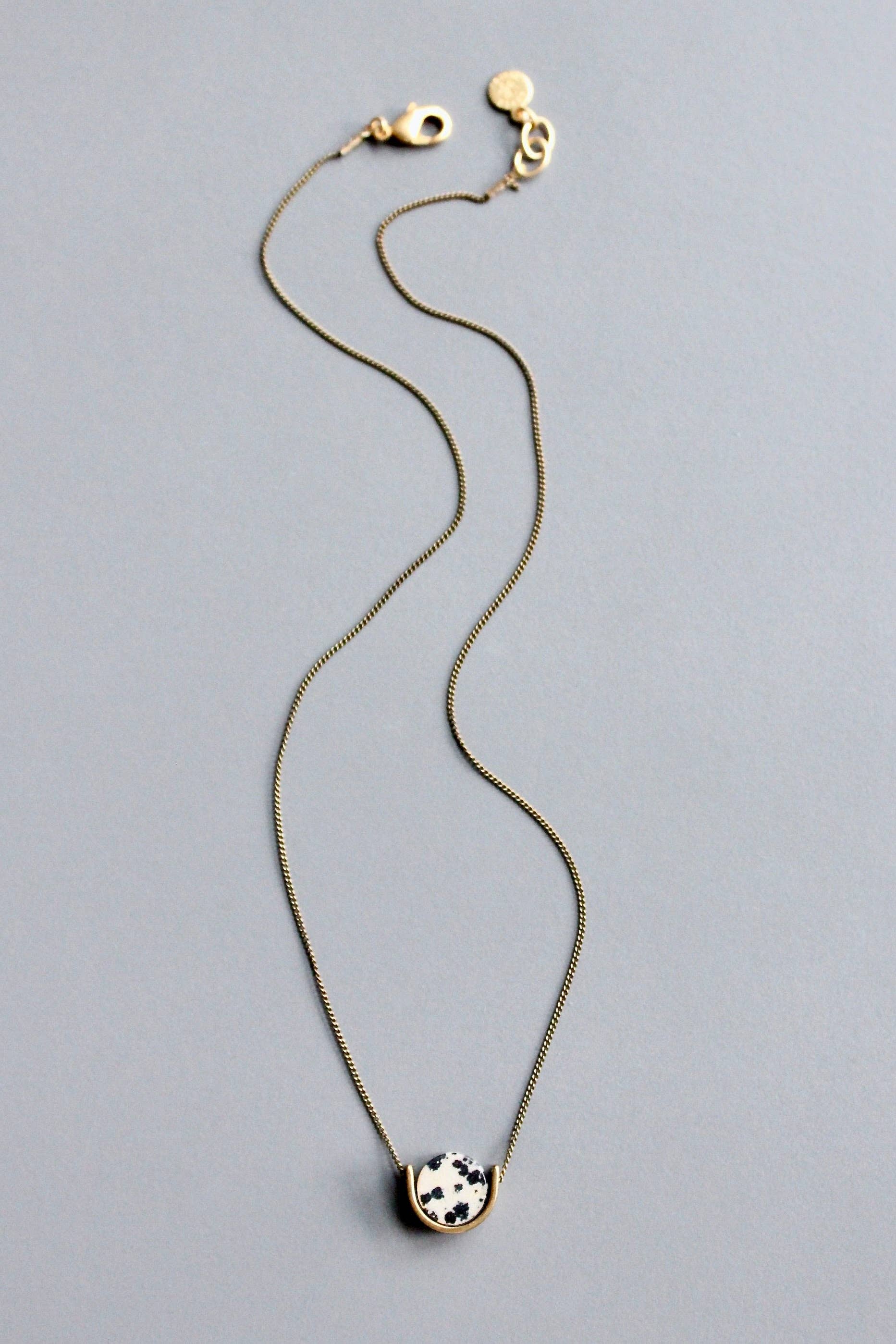 David Aubrey Jewelry - Vendita all'ingrosso Collana con ciondolo/pendaglio - Mini collana con pendente dalmata HYL1162