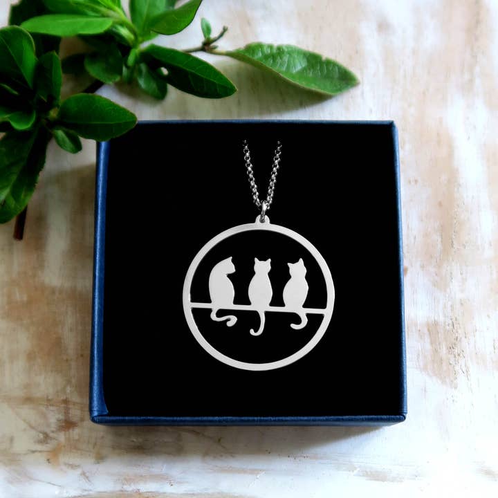 Hirondelle Bijoux - Wholesale Pendant/Charm Necklace - Long necklace 3 cats perched gold or silver, animals, fine2