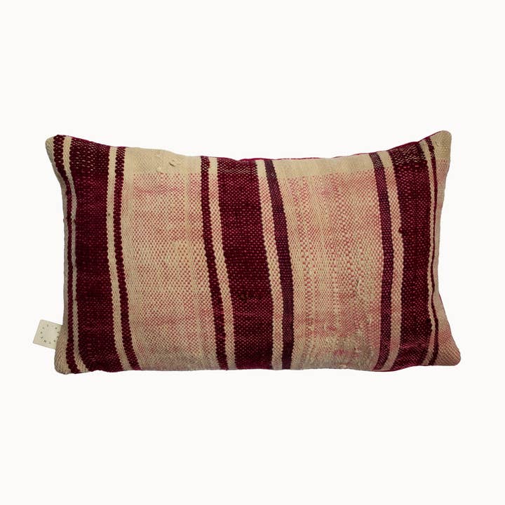 Coussin lombaire réversible en tissu tissé et velours pour la vente par Apartment F - shipping from Austin, TX. No tariffs