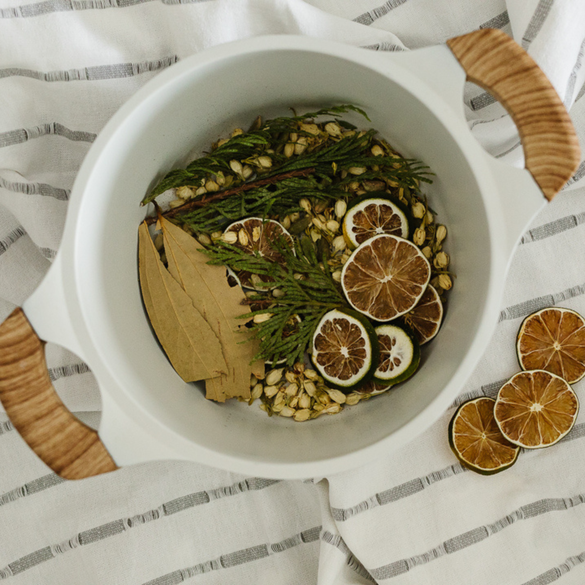 Simmer and Co Natural Aroma – Großhandel Potpourris – Be Cozy Simmer Pot Mix, Natürlicher Jasmin-Gewürzduft – Glas-Edition3