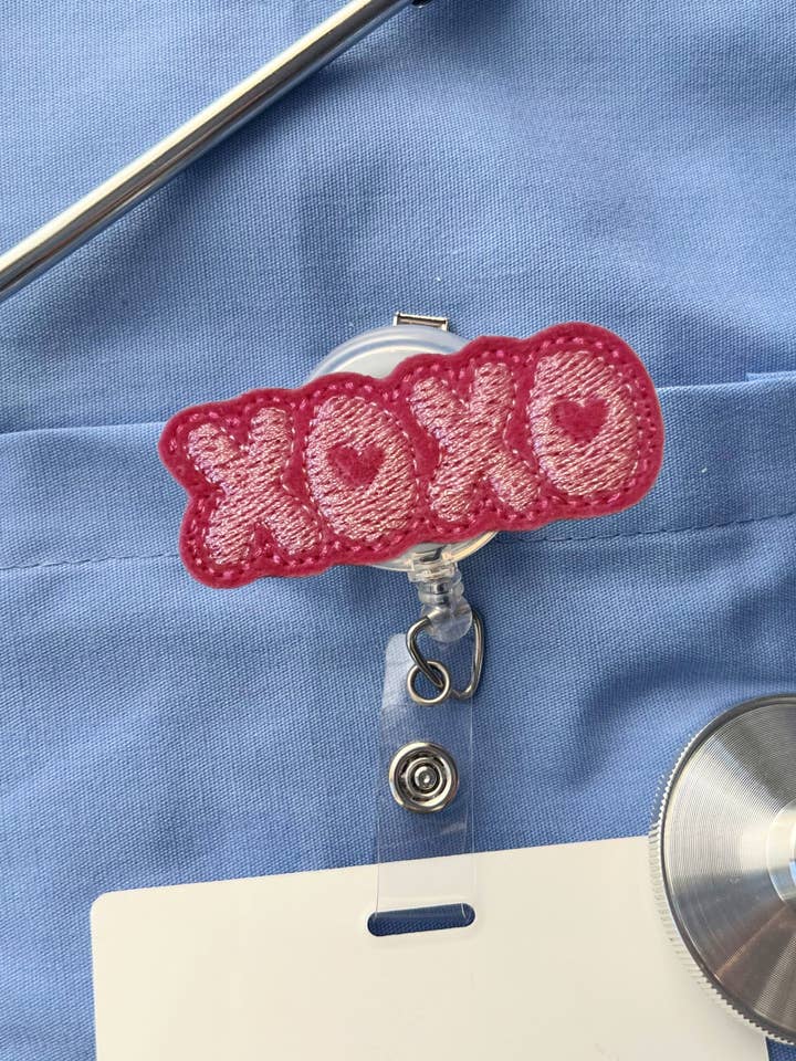 Carretel Retrátil de Emblema de Enfermeira Abraços e Beijos dos Namorados por atacado de Meeko’s Must Haves