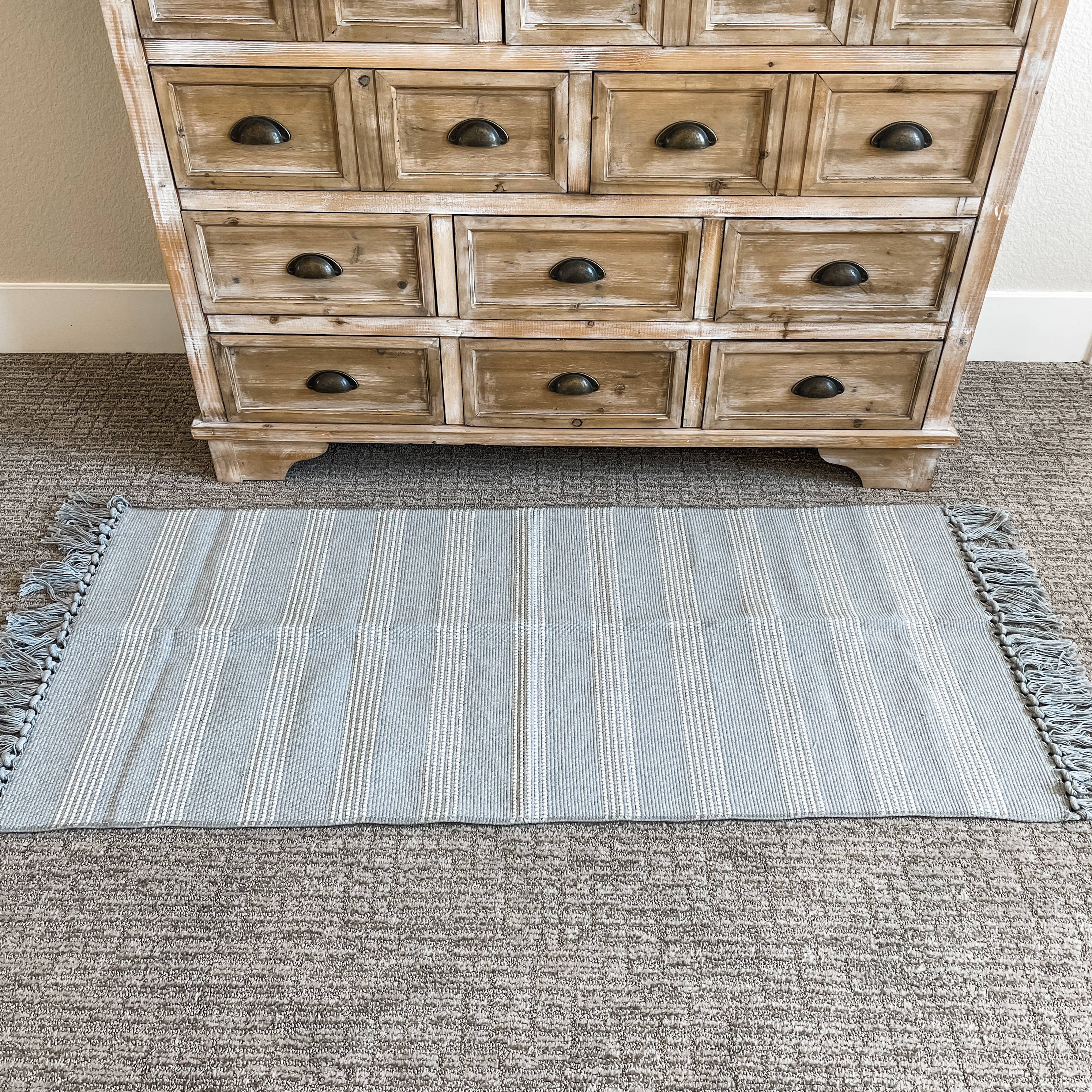 Vine & Nest - Wholesale Area Rug - Gray and White Striped Rug6
