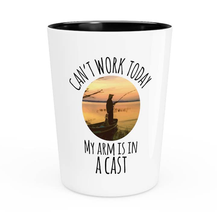 Copa de chupito, cerámica, tequila, divertido, pescador, apreciación, viajes, ilustración, juegos de palabras, divertidísimo para venta al por mayor de Teegarb LLC