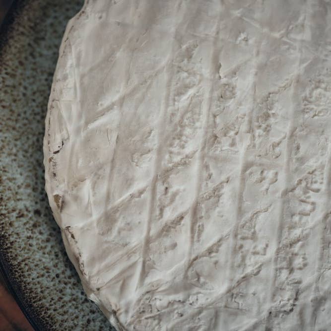 Muka - Wholesale Cheese - Brito 1kg - Brie Style Cashew Based Vegan Cheese1