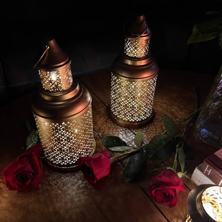 Guld Rund Järnlykta–11” Rustik Öppen Ram Metalllykta för wholesale av Plutus imports