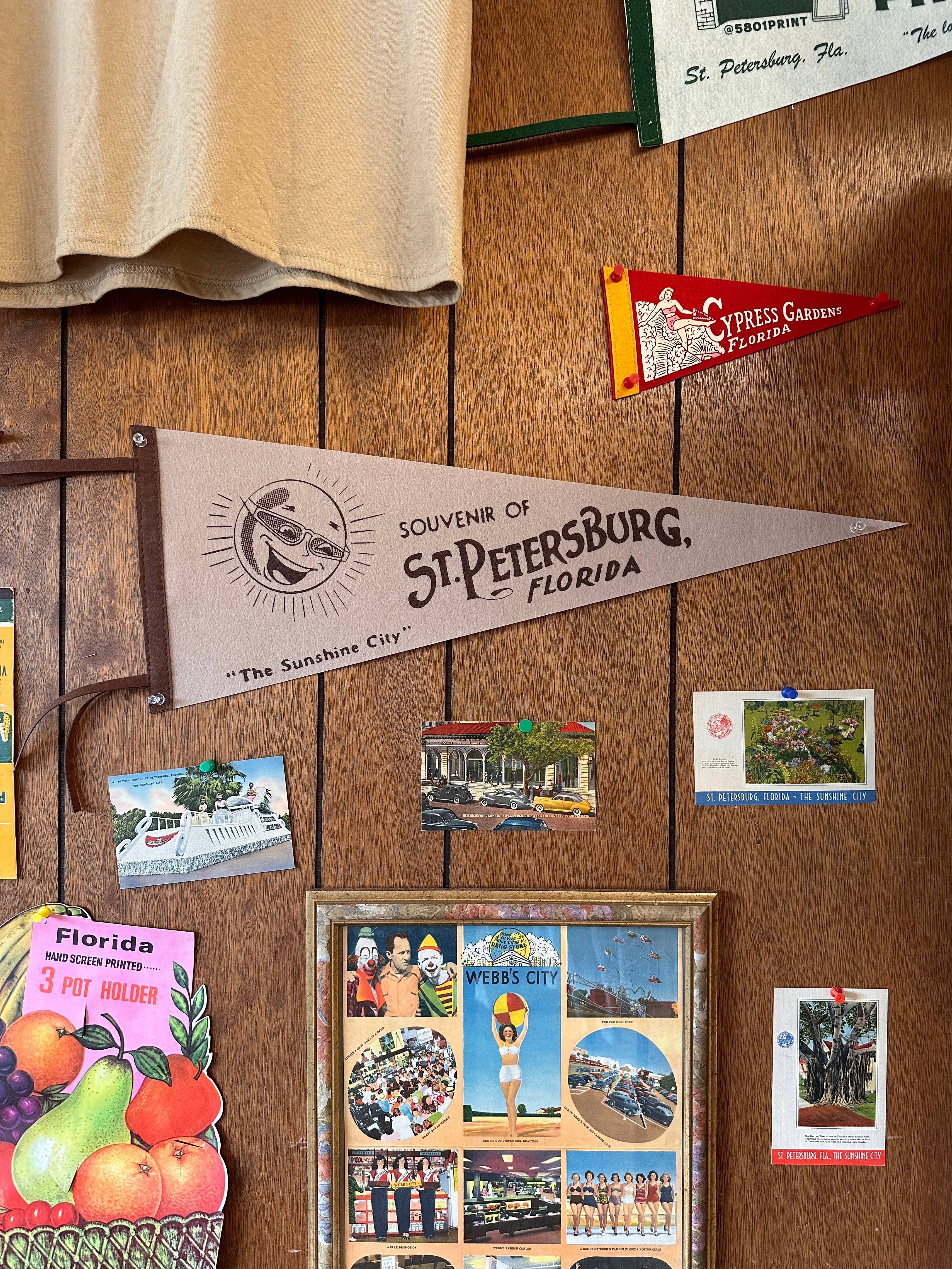 5801 Print House - Wholesale Flag - Custom Souvenir Pennant0