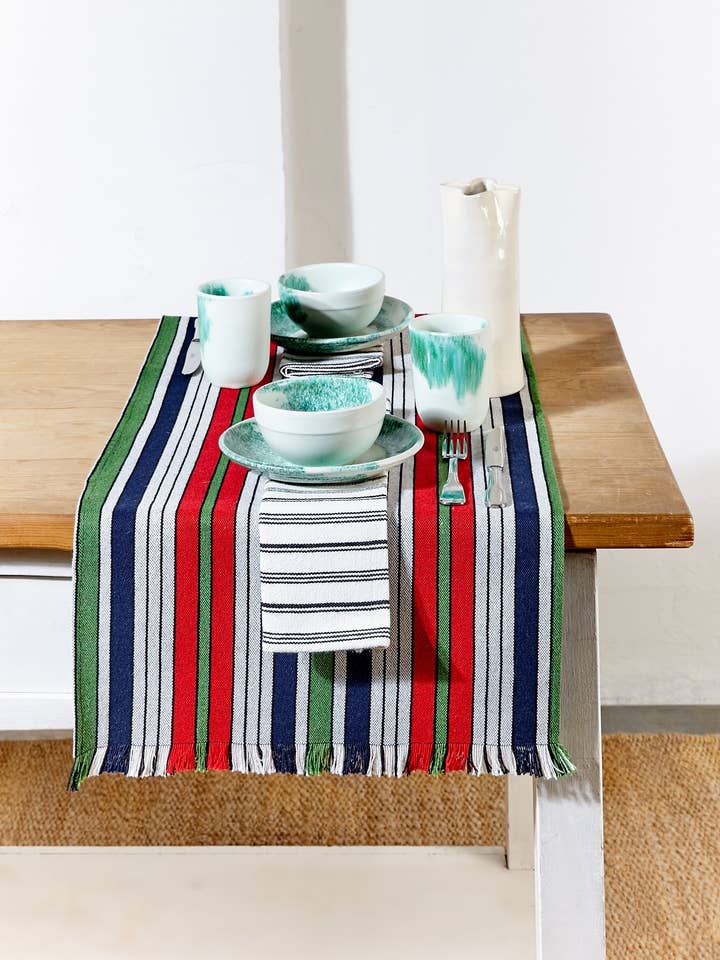 Tafelloper van groene, blauwe en rode kanariestof voor wholesale door Eturel Madrid