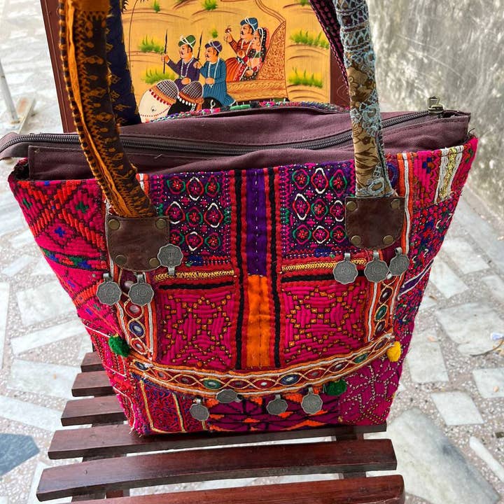 bhavnas boutique - Venta al por mayor Bolso con correa - Mujer - Bolso bordado Boho Banjara con parches para trabajo, monedero, bolso de hombro