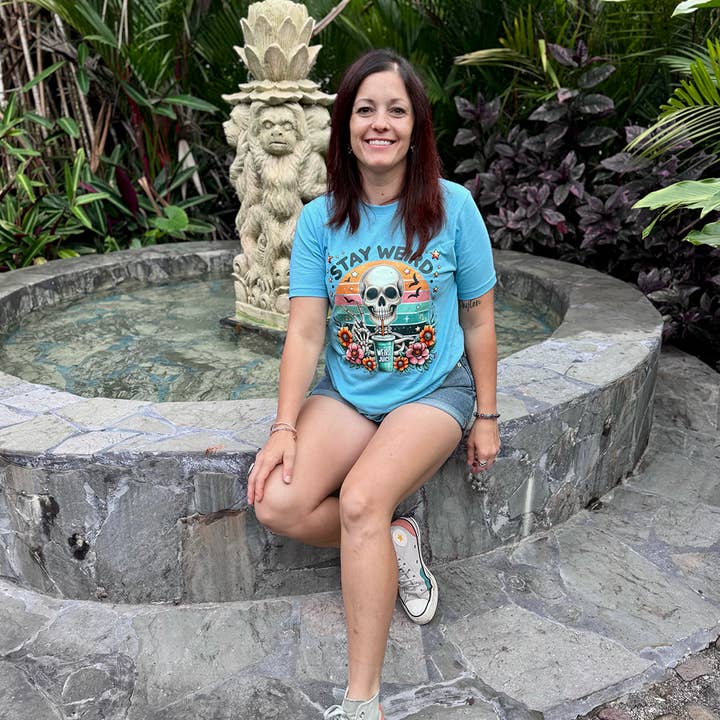 Stanna konstig grafisk t-shirt för wholesale av Talking Too Loud Apparel