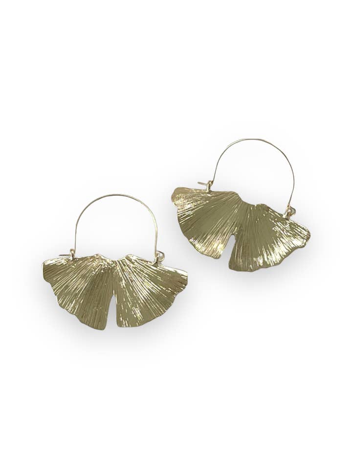 IMPORTÉE - Boucle d'oreille créole Number One Fan Ginkgo pour la vente par Cherry Casa