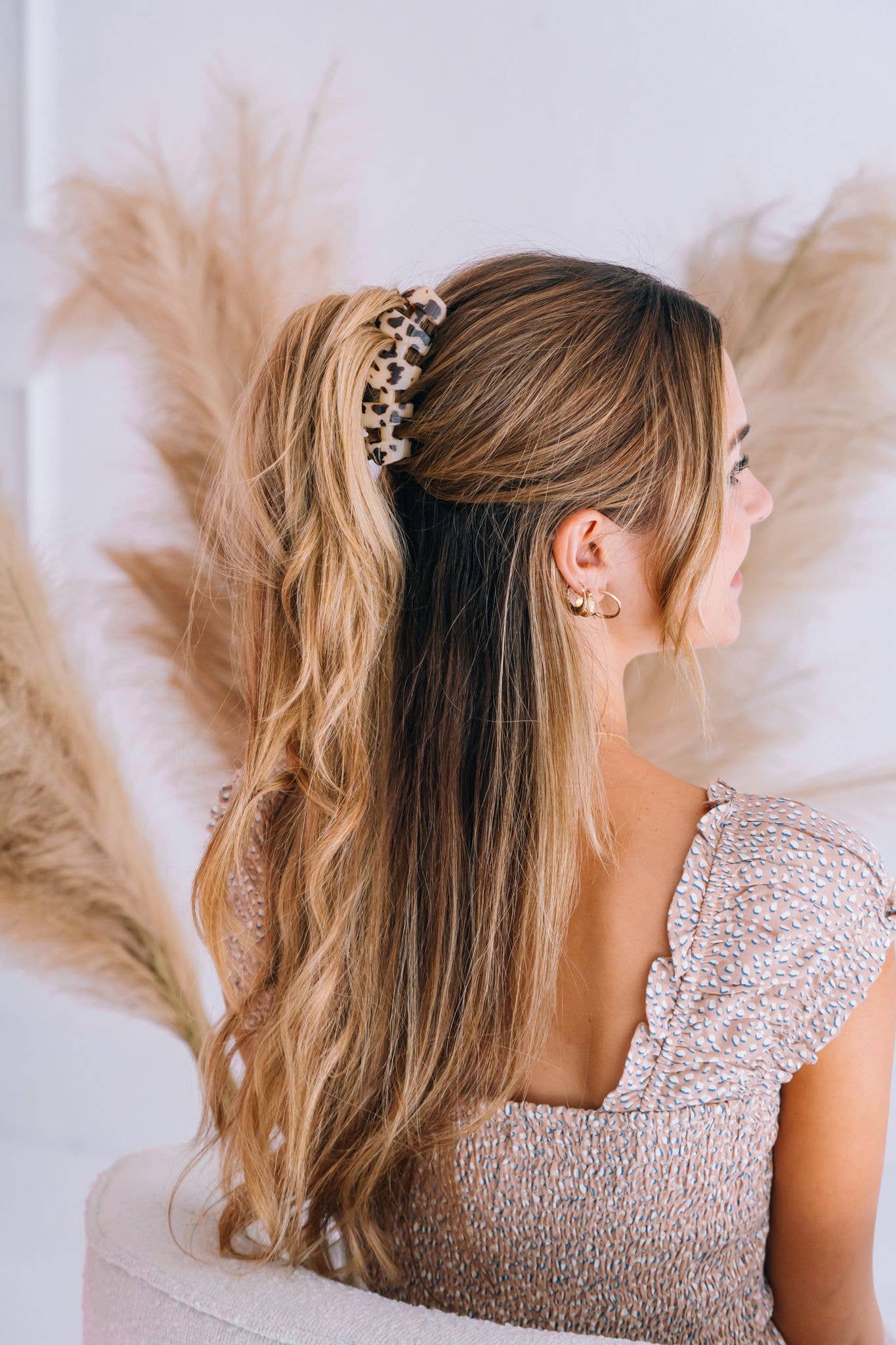 TELETIES - Wholesale Hair Clip - Women's - Classic Hair Clip | Medium | Blonde Tortoise 4