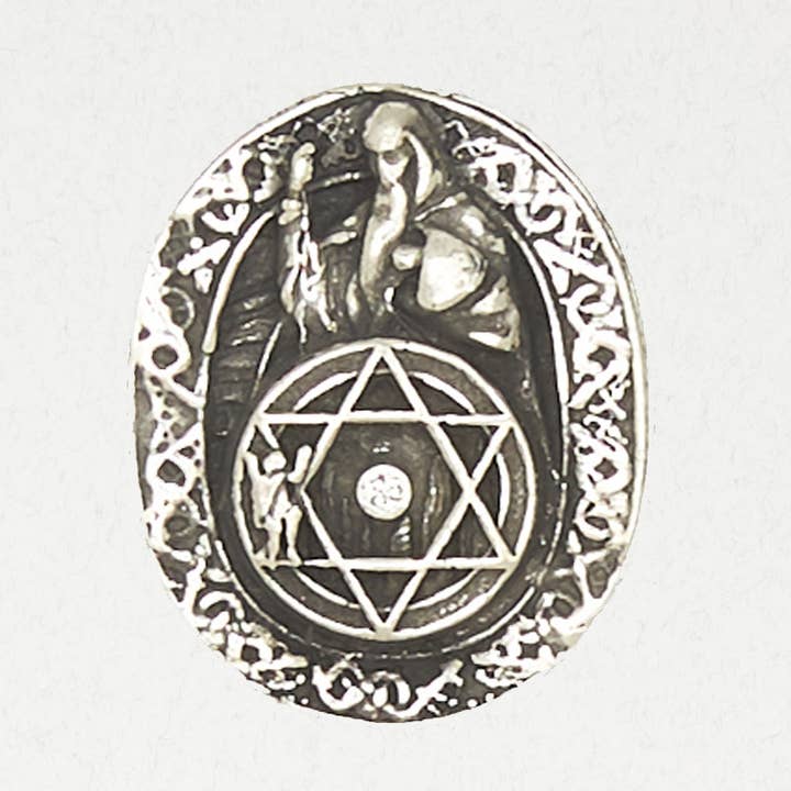 Collier Pendentif en Étain Wicca - Le Sorcier pour la vente par Nirvana LLC