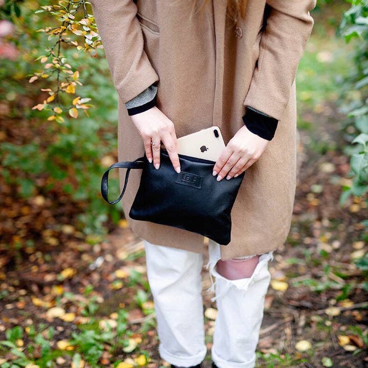 LeaF – wholesale Ryggsäck - Dam – Svart läderryggsäck tillverkad av återanvänt läder5