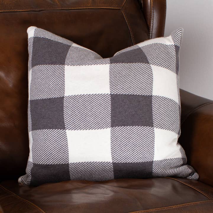 Reese Throw Pillow for wholesale by Yarnmal