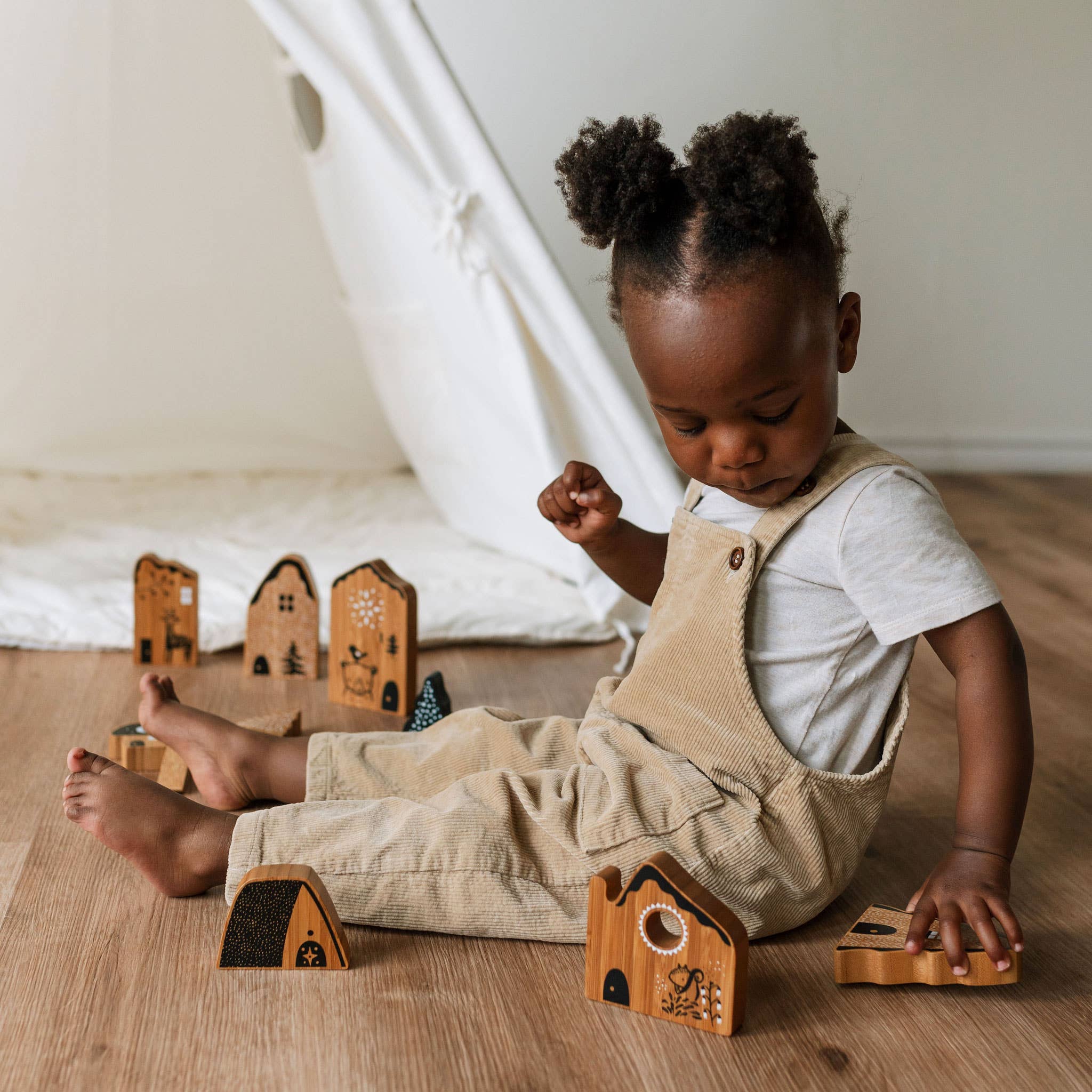 Wee Gallery - Wholesale Wood Toy - Kids - Woodland Village - Wooden Fantasy House Blocks Set1