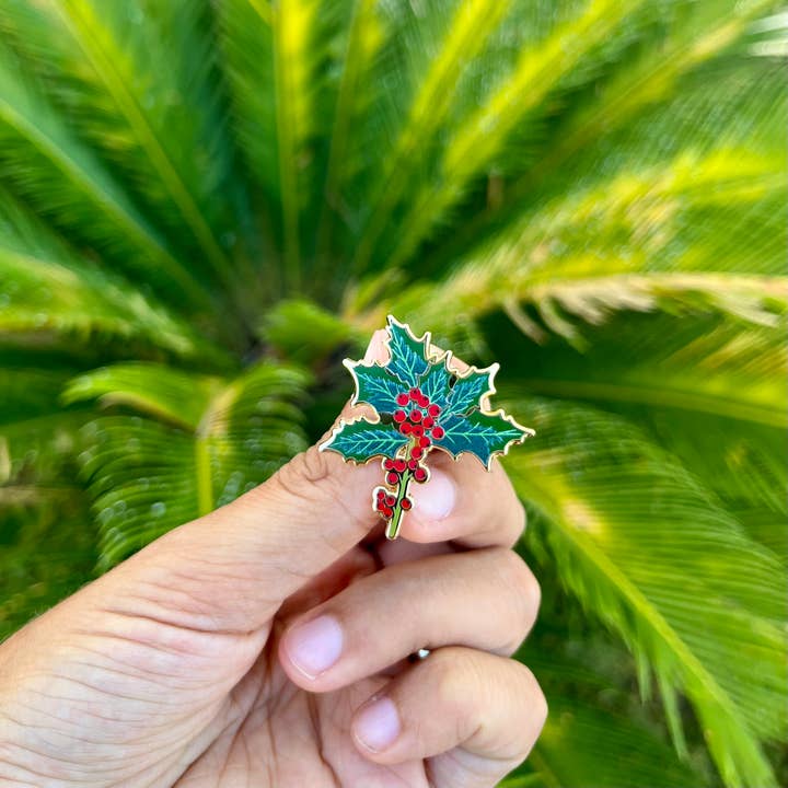Plant Scouts - Wholesale Lapel Pin/Button - Holly Flower Lapel Pin - December Birth Month Flower Pin