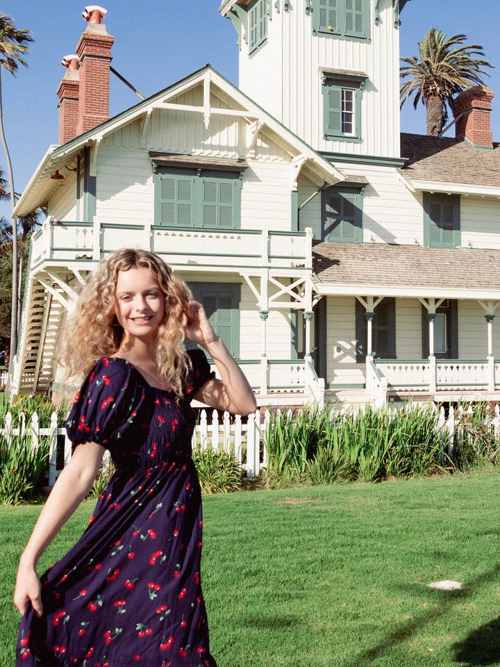 Elloh Collection - Wholesale Dress - Women's - Puff Sleeve Square Neck Cherry Print Dress with Pockets3