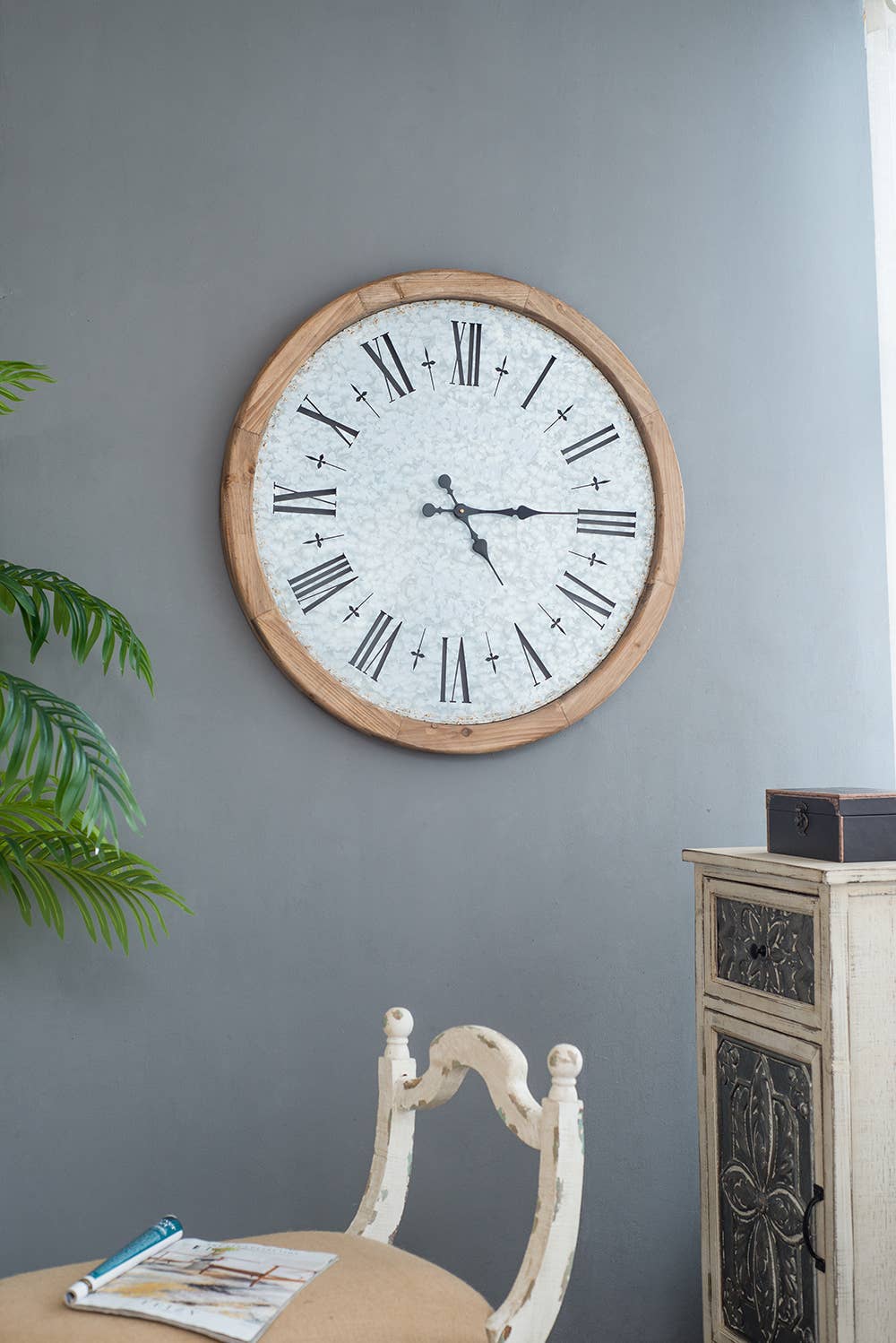 A&B Home Group Inc. - Venta al por mayor Relojes de pared - Reloj de Pared Rústico Kensington de 32,5"3