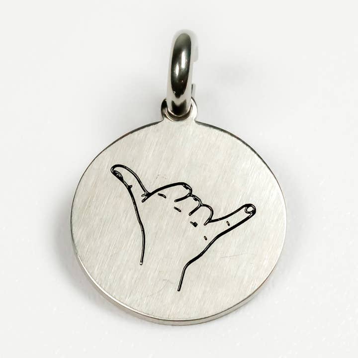 Charm met Shaka-symbool voor wholesale door The Inspiration Company