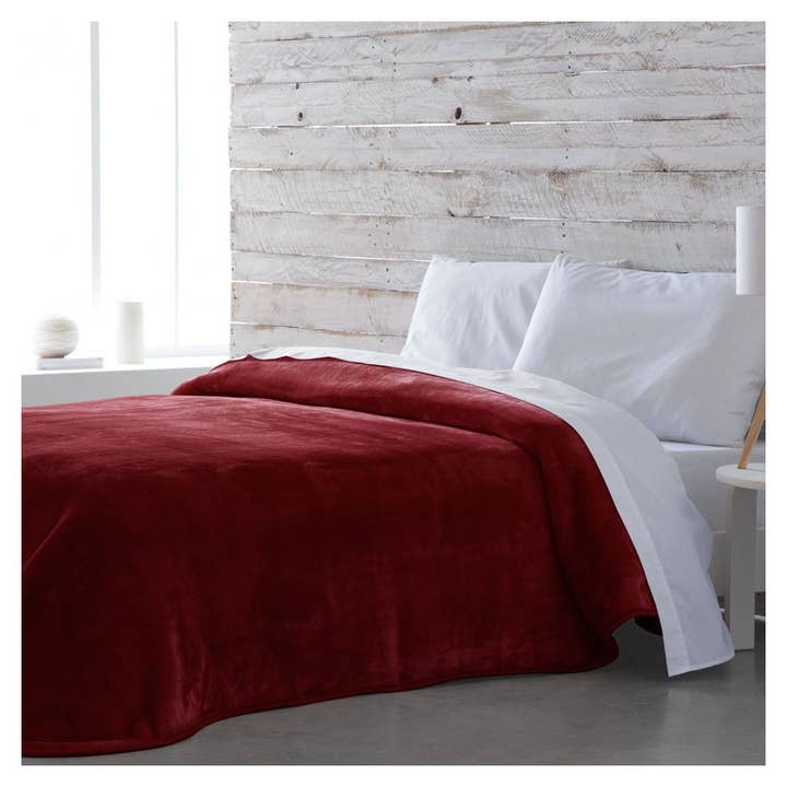 Barceló Hogar - Wholesale Throw Blanket - “Basic” Bed Blanket2