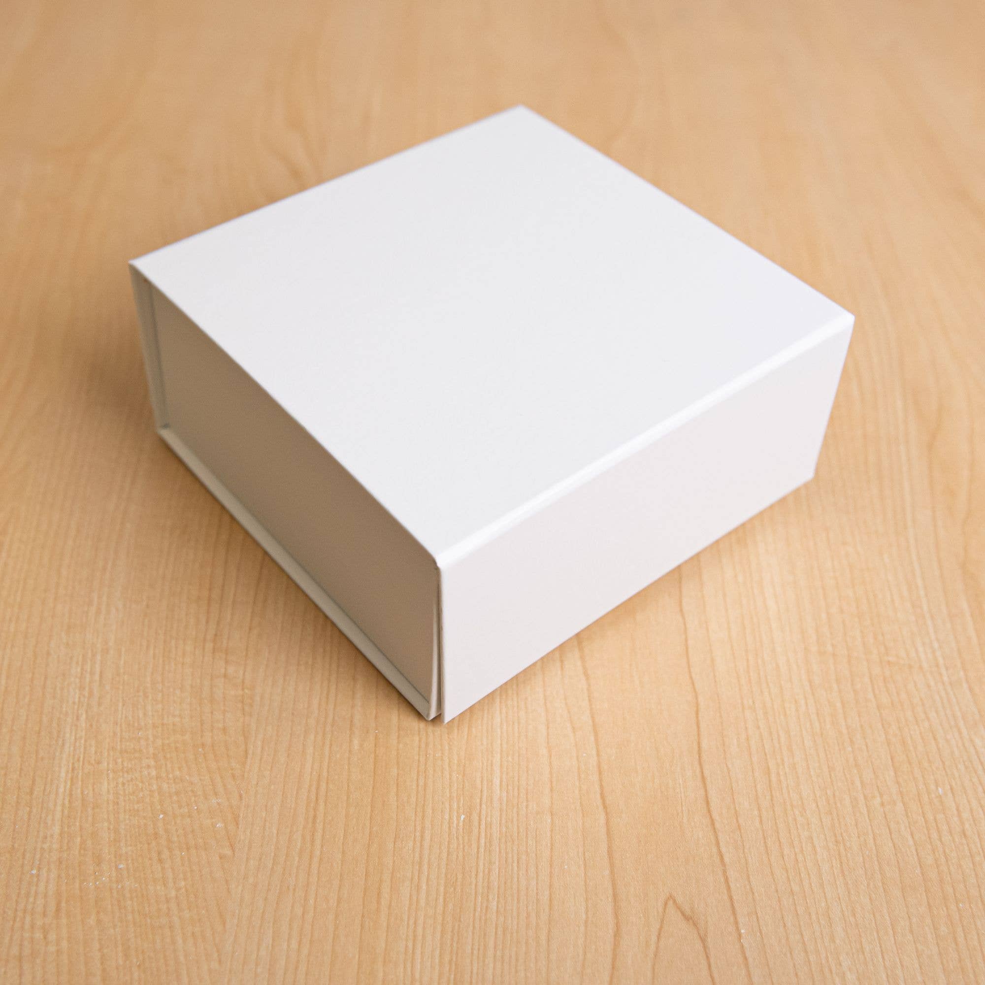 Magnum Solace - Wholesale Gift Box - Magnetic Gift Box- White4