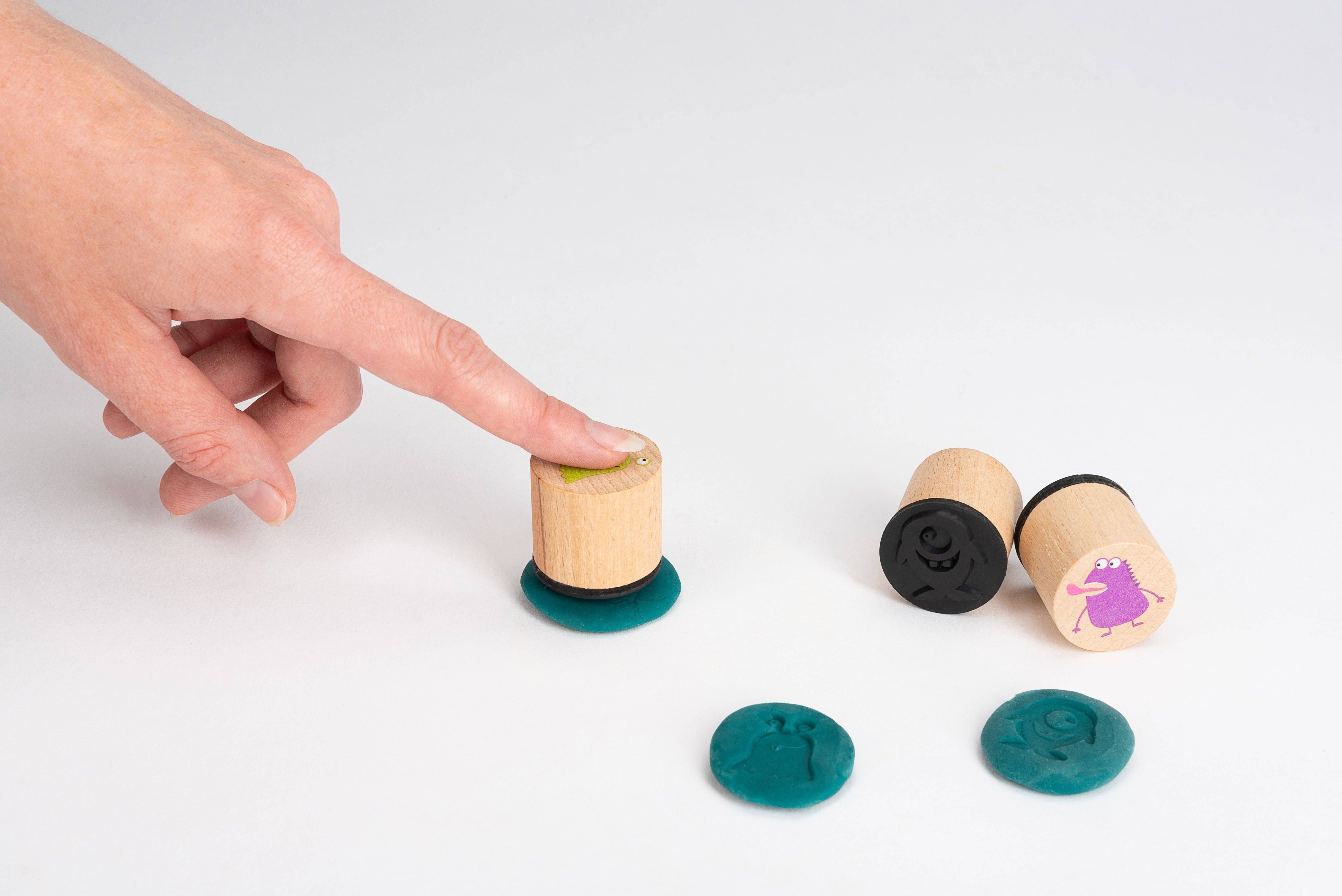 KNETÄ GmbH - Wholesale Wood Toy - Kids - Wooden stamp set *Monsts*1