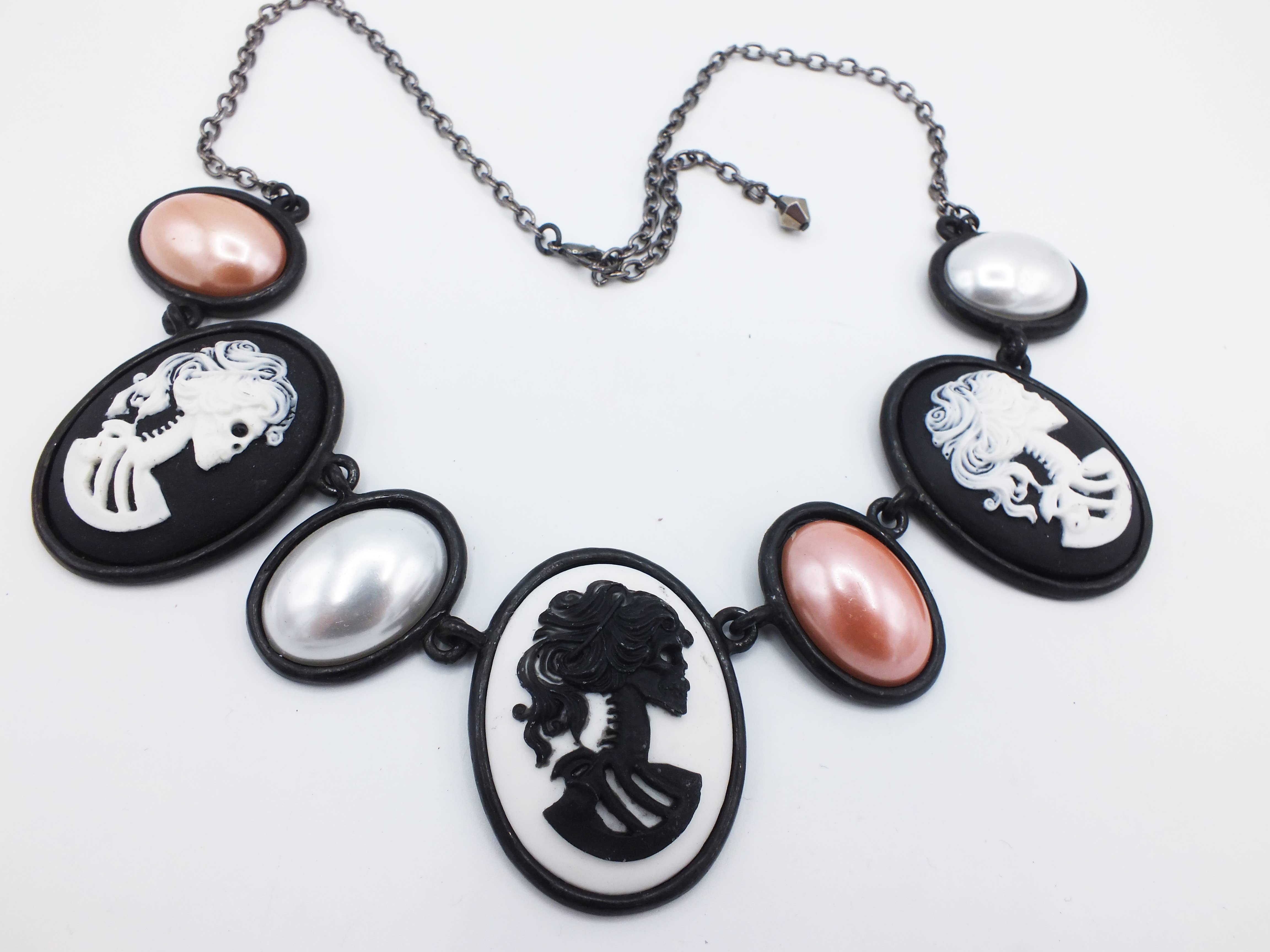 Fizz - Wholesale Pendant/Charm Necklace - Seven Cabochon "Grand" Necklace2