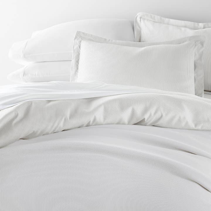 Ensemble de housse de couette à motif rayé iEnjoy Home pour la vente par ienjoy Home