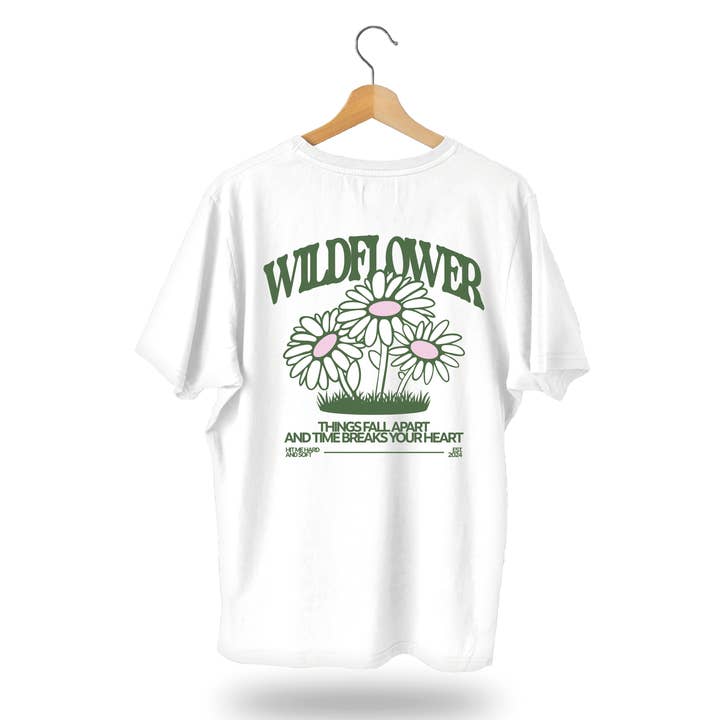T-shirt Wild Flower pour la vente par Day of the Moon