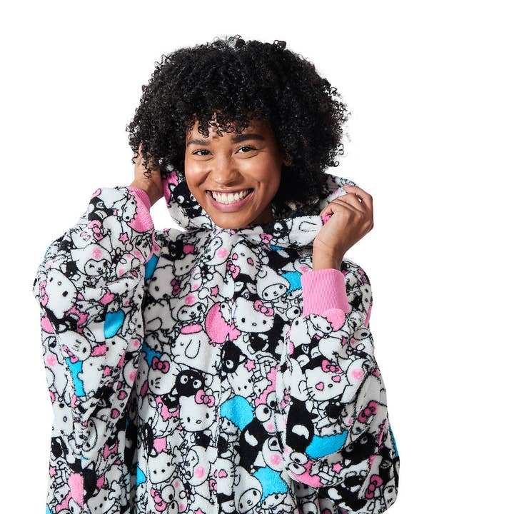 Bioworld Merchandising - Wholesale Throw Blanket - Hello Kitty & Friends Hoodie Blanket