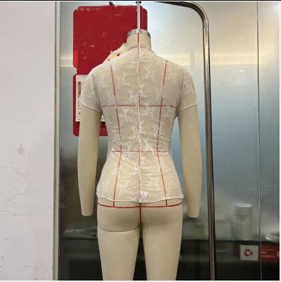 Hope & Sunshine – Großhandel Bluse – Damen – Kurzarm-Top aus transparentem Spitzenmesh15