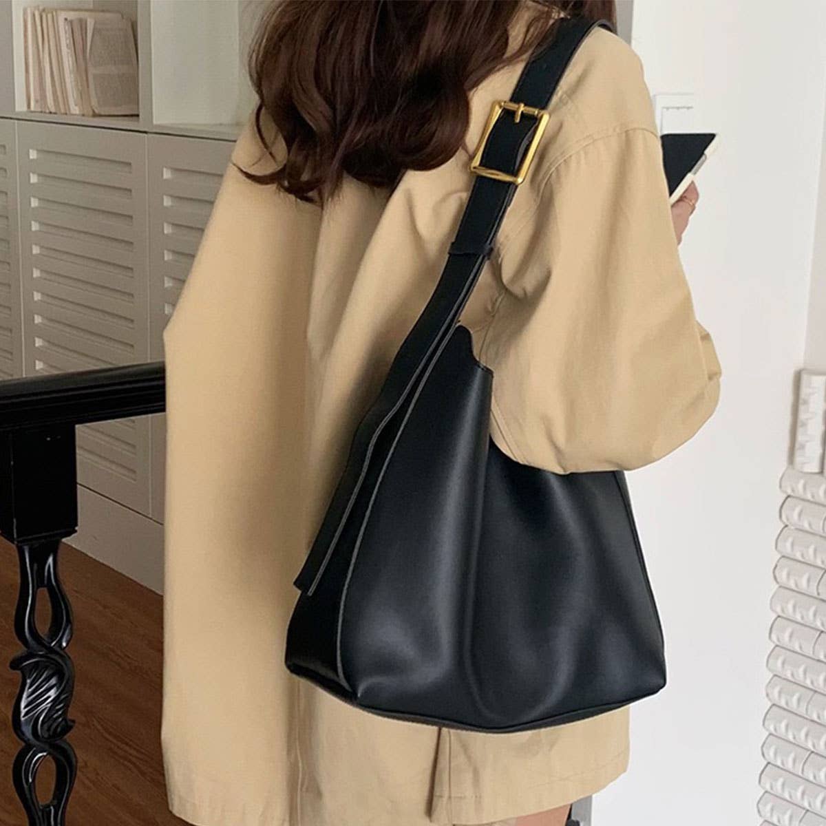 ACCITY - Wholesale Shoulder Bag - Women's - SIMPLE LEISURE BUCKET MESSENGER BAG_CWAB09649