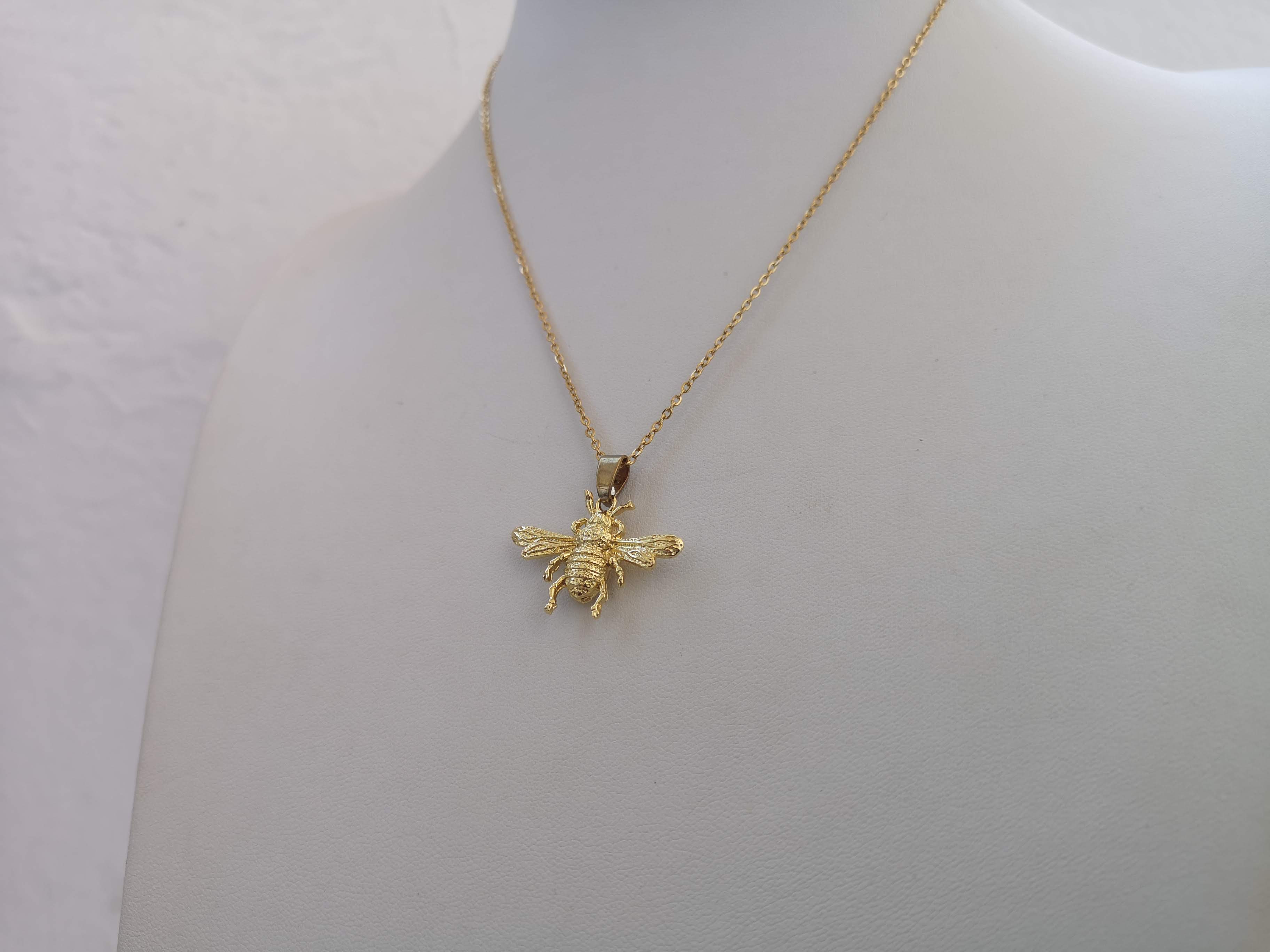 Annabelle Hardie - Vente Colliers à pendentif - Collier Les genoux des abeilles (or 18 carats)3