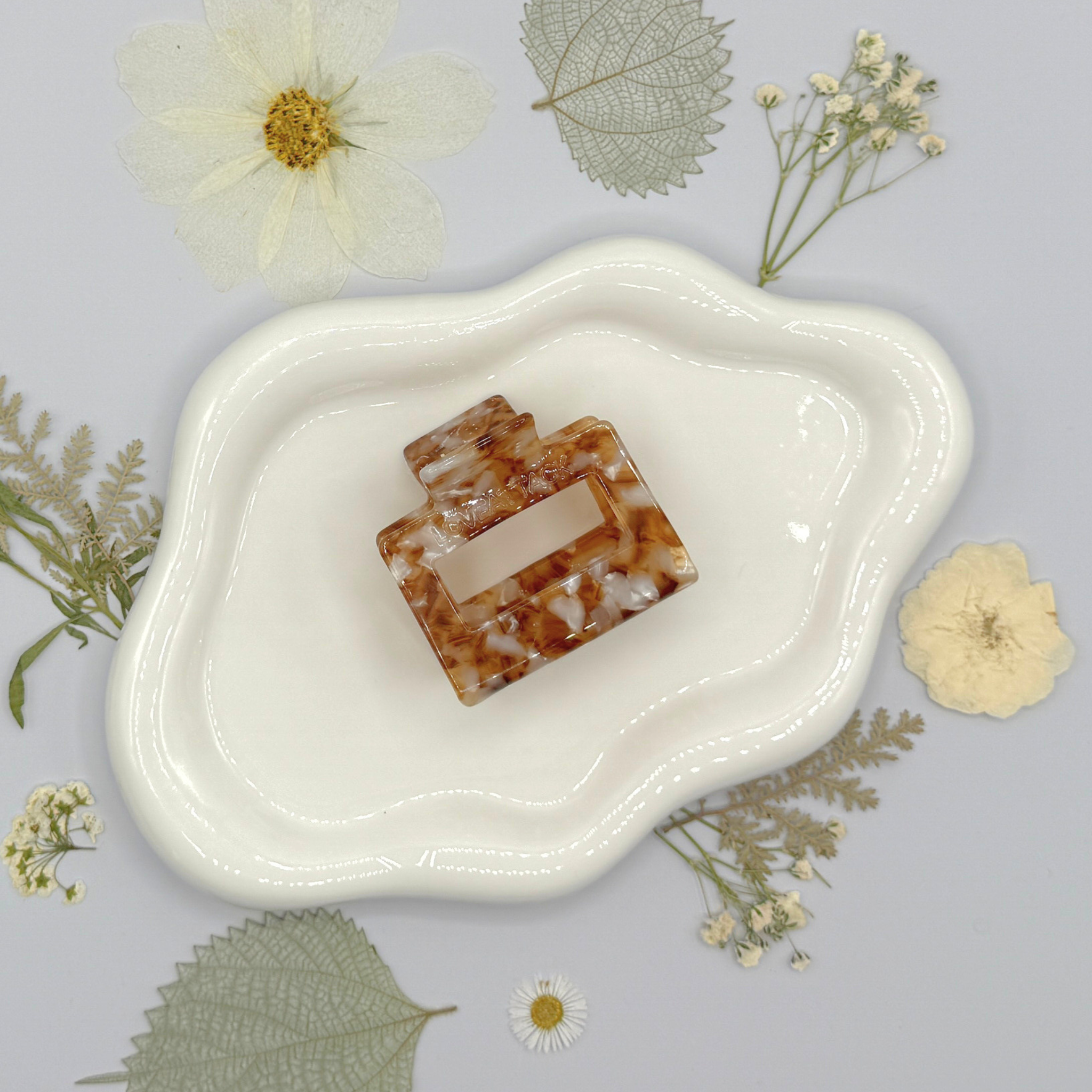 Love Attack - Wholesale Hair Clip - Women's - Raya Cellulose Acetate Hair Claw Clips57