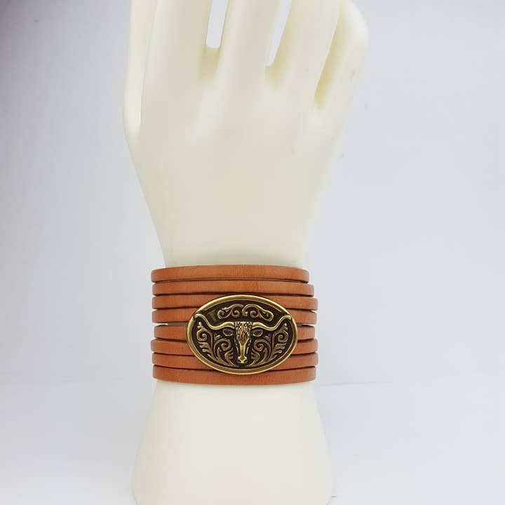 Axesoria West - Wholesale Cuff bracelet - Genuine Leather Cuff with Long Horn Concho Design5