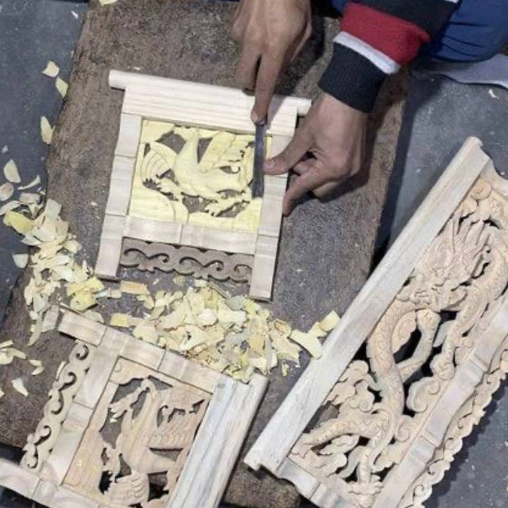 Lungta Imports – Engroshandel Bordpynt – Håndskåret tibetansk buddhistisk bønhelligdom alter i massivt træ8