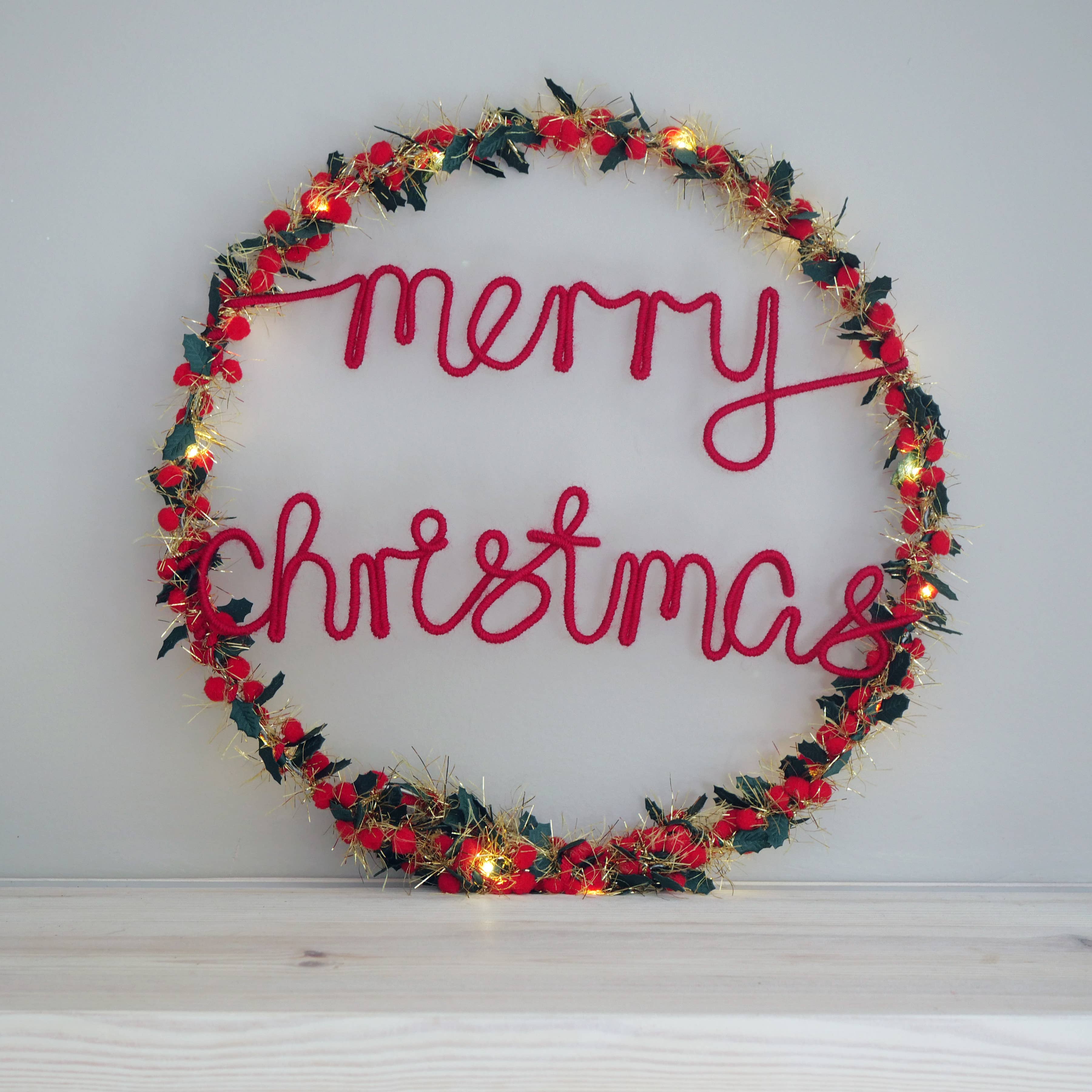 Melanie Porter - Wholesale Wreath - Merry Christmas Light Up Wreath - Christmas Decoration11