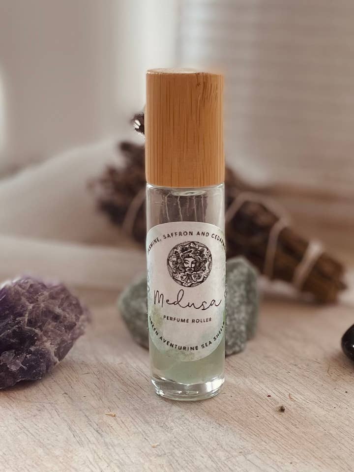 Rullo profumato Medusa Goddess per la vendita all'ingrosso da parte di Sage & Stone Apothecary