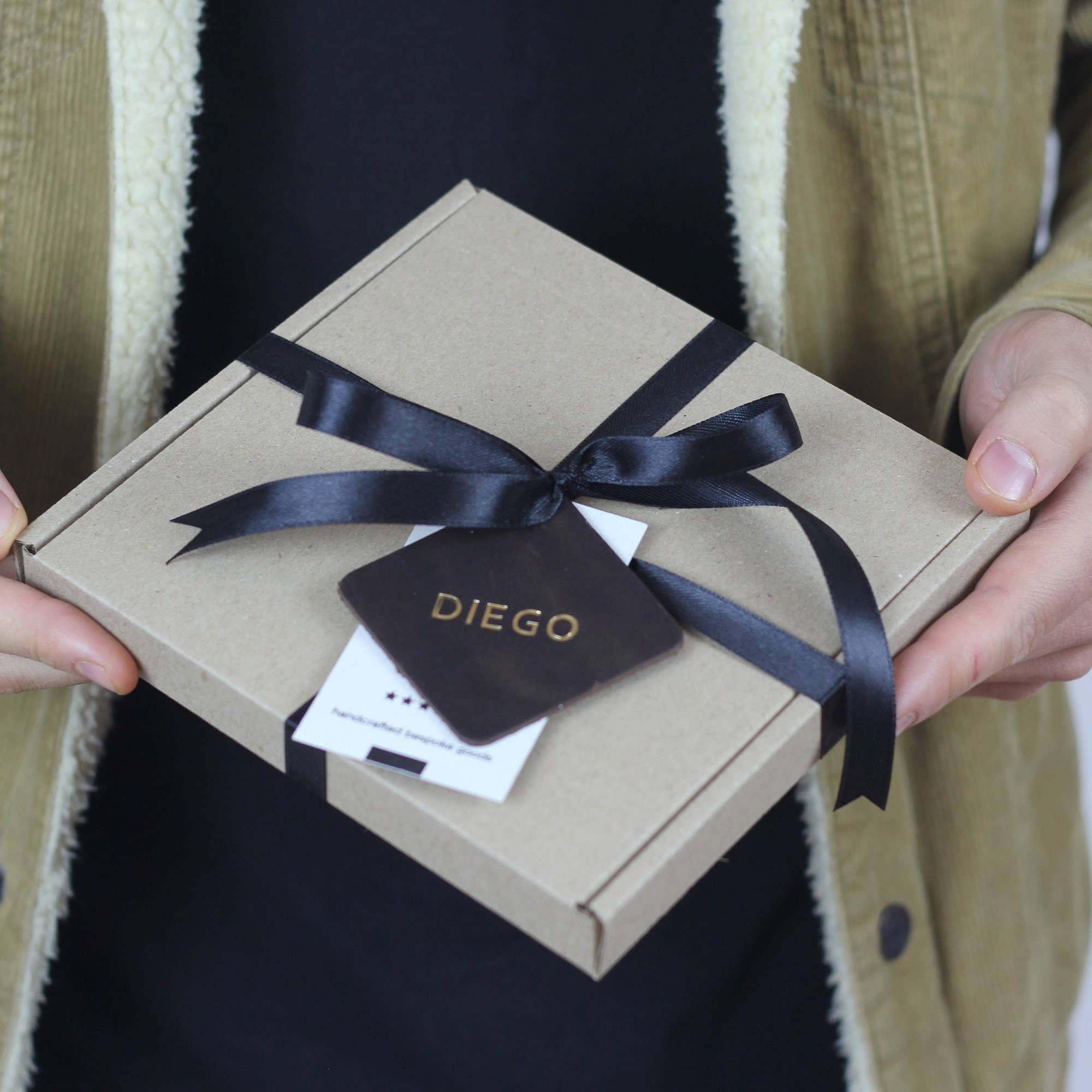 Pol Leather Studio – wholesale Pocket knife/holder – Personalized Leather Pocket Protector4