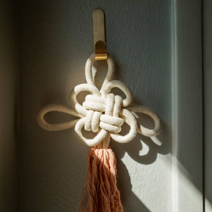 Freeleaf - Wholesale Decorative Tassel/Wall Drop - The Unity Knot