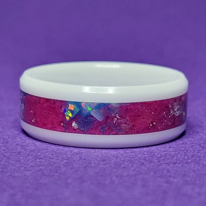 Anillo de cerámica blanca con ópalo, cuarzo, rosa rosa, brillo UV para venta al por mayor de Natural Evolution Design