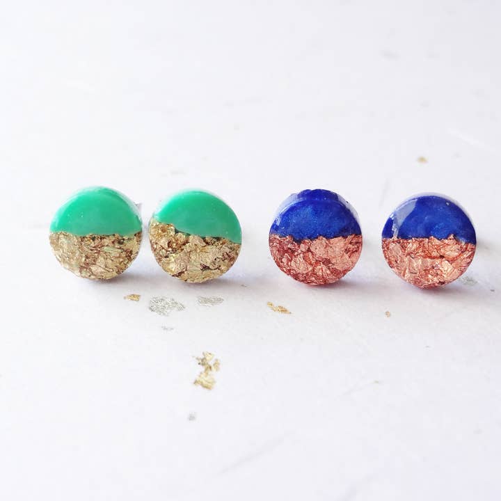 Resin Circle Earrings with Flakes - Turquoise or Navy for wholesale by fancypop